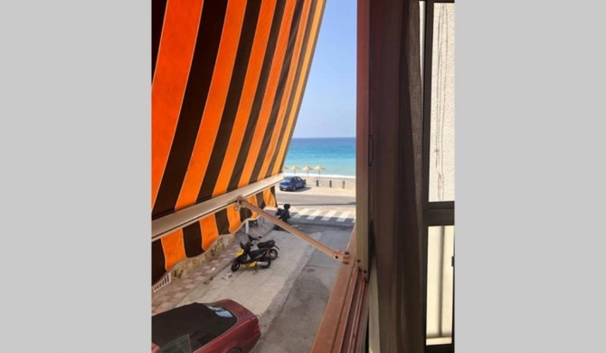 APARTAMENTO A 10 METROS DE LA PLAYA