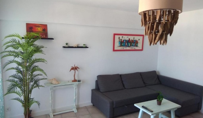 APARTAMENTO ACOGEDOR CON VISTAS AL MAR