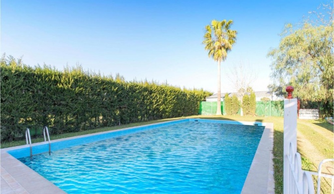 Nice home in Los Palacios with 3 Bedrooms, Private swimming pool and Outdoor swimming pool