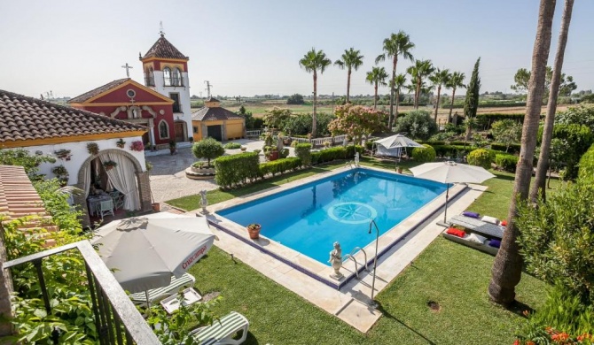 Casa de Campo con Piscina en Sevilla en los Palacios y Villafranca