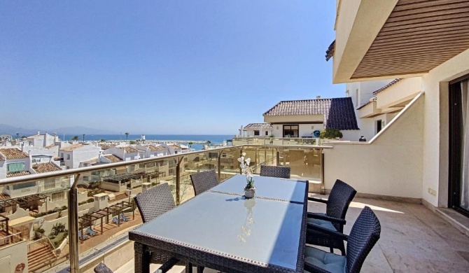 2129-Nice apt on the beach, Duquesa harbour view