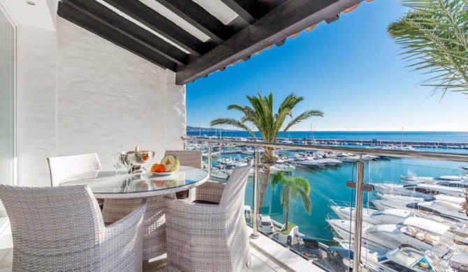 Front Line Penthouse Puerto Banus With Sea Views