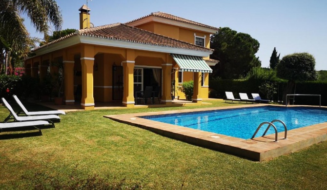 Andalusian Garden House with pool in Marbella