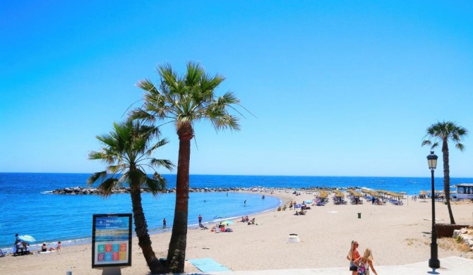 Beachfront Luxury Apartment, Puerto Banús, Marbella