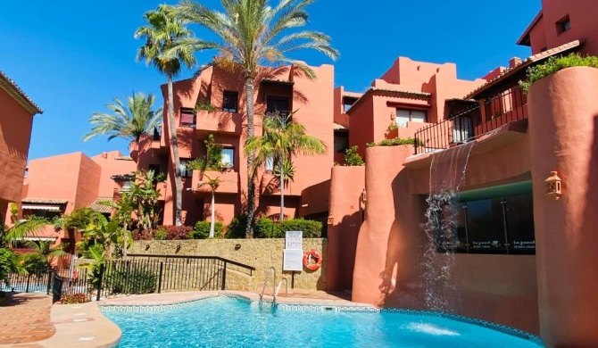 Two-room apartment in Elviria NEAR THE BEACH with parking