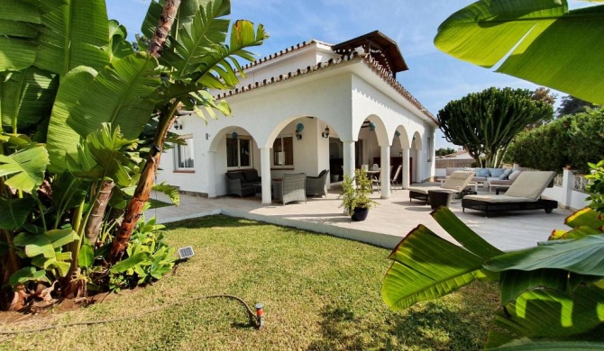 Casa Blue Vista, beachside villa