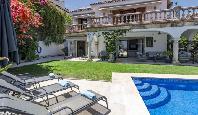 Beautiful Luxury Villa, Marbella with Heated pool as option