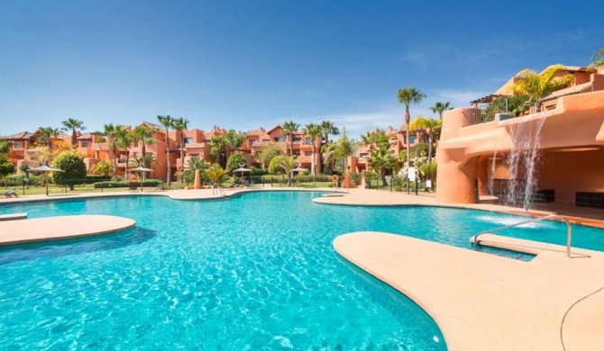 Resort Style 2 Bedroom Apartment near Marbella FREE WIFI & PARKING