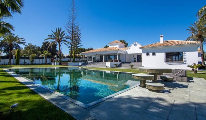 LUXURY 6 BEDROOM VILLA 34121872 GOLDEN MILE MARBELLA, INDOOR POOL VERY LARGE OUTDOOR POOL