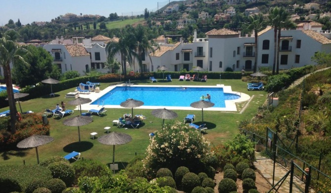 Marbella Benahavis Los Arqueros Golf & Country Club, Sleeps 7 plus 1 child