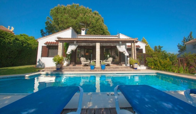 Marbella Villa Sleeps 6 Pool Air Con WiFi