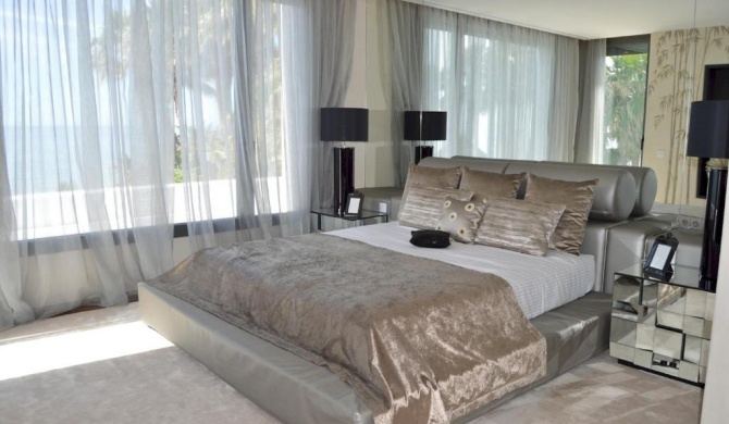 MODERN DESIGNER VILLA 34121743 DIRECT SEAFRONT LOS MONTEROS MARBELLA FOR HOLIDAY RENTALS