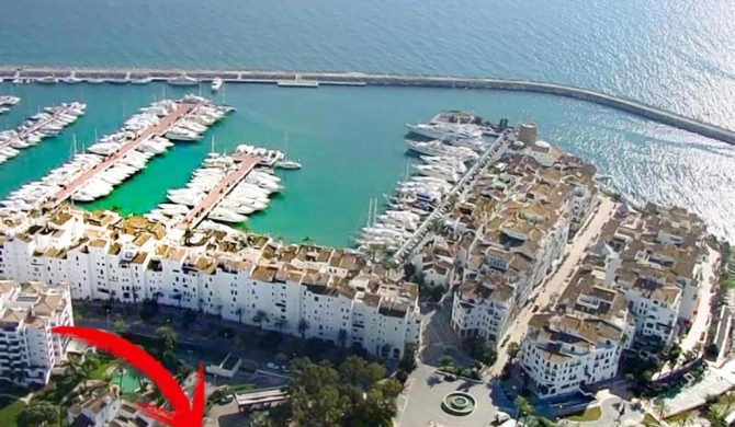 Puerto Banus. Urb Jardines del Puerto. Apartment for up to 6