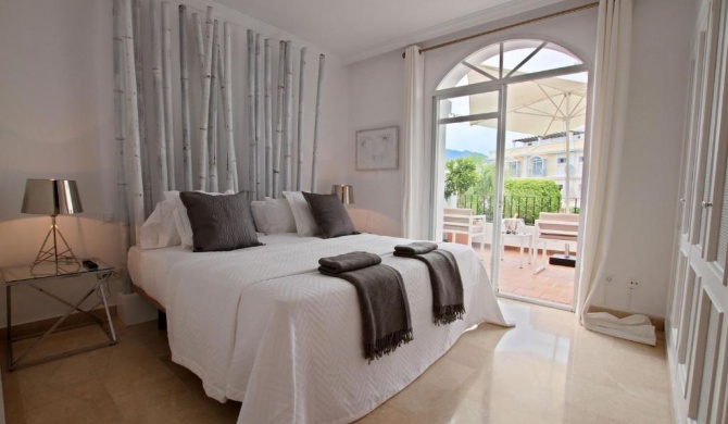 Spacious 2 Bed Duplex in Aloha Gardens close to Puerto Banus