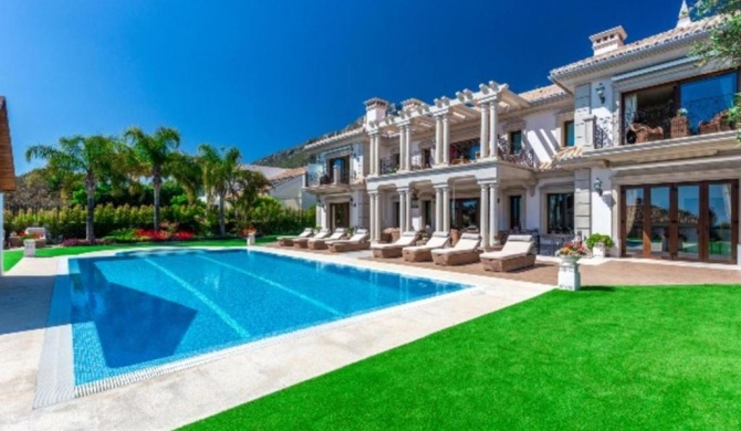 TOP QUALITY VILLA SIERRA BLANCA THE MOST DISIRABLE AREA ON THE GOLDEN MILE MARBELLA