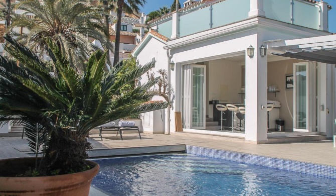 Villa La Sala With Pool in Puerto Banús