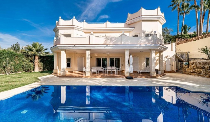 Villa SVIM, walking distance to the beach!