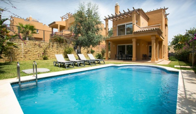 Villas Altos De Marbella