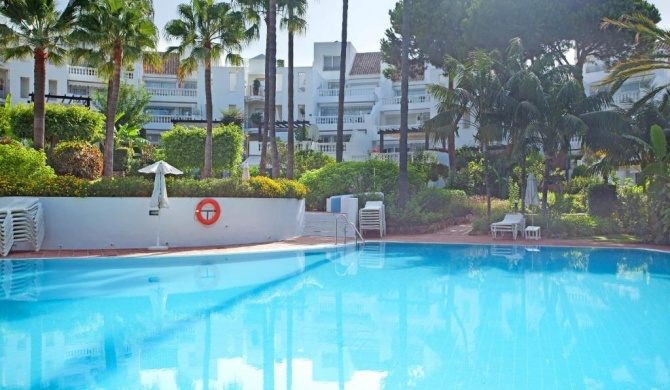 White Pearl Beach Elviria