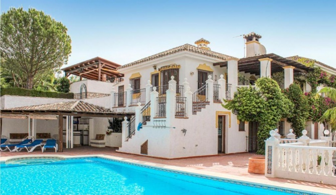 Amazing home in Mijas w/ Outdoor swimming pool and 5 Bedrooms