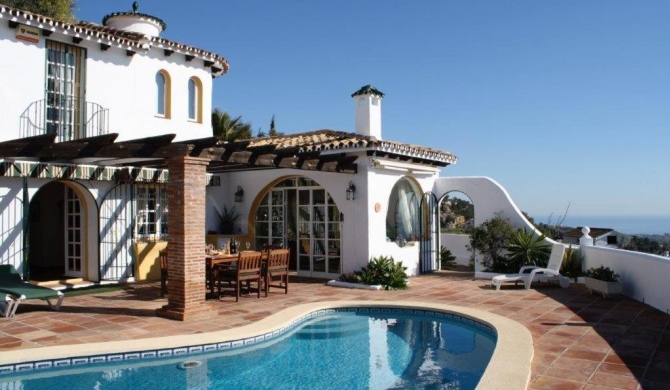 Mijas Villa Sleeps 6 Pool Air Con WiFi