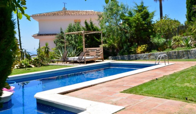 Mijas Villa Sleeps 8 Air Con WiFi