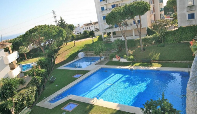 Rincon del Mar - Spacious 3 bedroom apartment with partial sea views close to bars and restaurants -withing walking distance to the beach of Calahonda - Costa del Sol