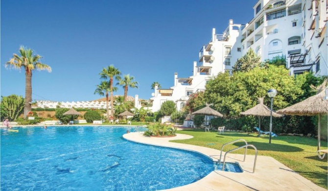 Stunning apartment in Mijas Costa with 2 Bedrooms, WiFi and Swimming pool