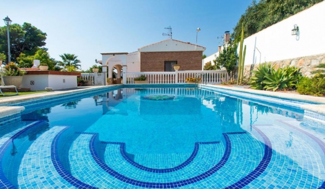 Holiday Home El Pino - AMU555