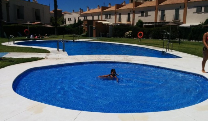 ESTUDIO CON PISCINA Y GARAJE A 100 Mtr DE LA PLAYA