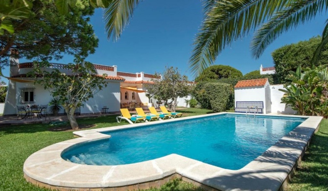 Roche Villa Sleeps 6 with Pool and Air Con