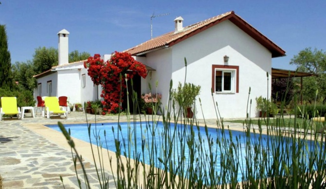 Cozy Cottage in Ronda with Swimming Pool