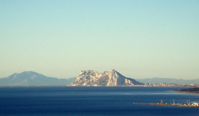 Townhouse with Gibraltar Views