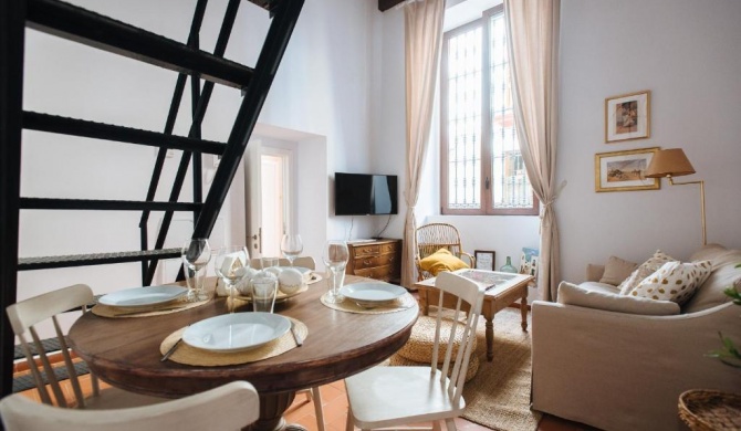 Casa Galera Historic Downtown Apartment in Seville