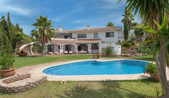 La Cala De Mijas Villa Sleeps 6 Pool Air Con WiFi