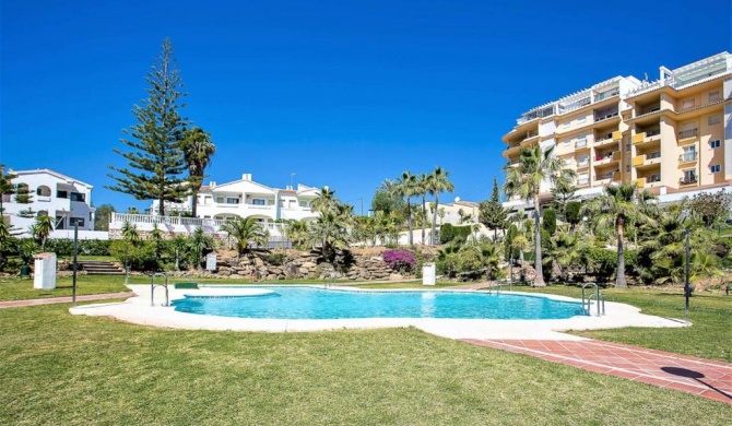 Lets in the Sun - La Cala de Mijas - Apartments with sea or pool views